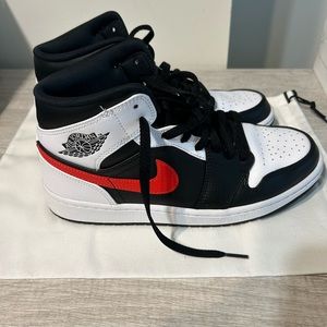 Air Jordan 1 mid Chile Red